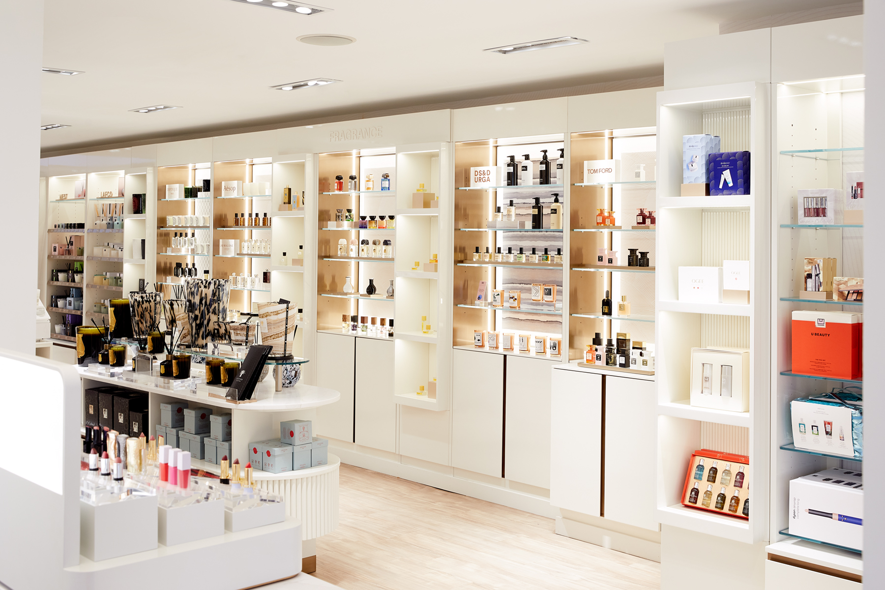 Bluemercury Media Assets_New Canaan Fragrance Wall