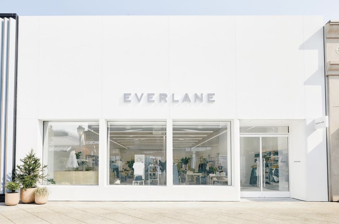 Everlane-Store-Front-1.jpg